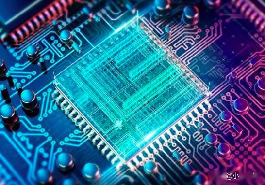 芯片技术迈入2纳米时代 挑战摩尔定律瓶颈，量子计算开辟新路径